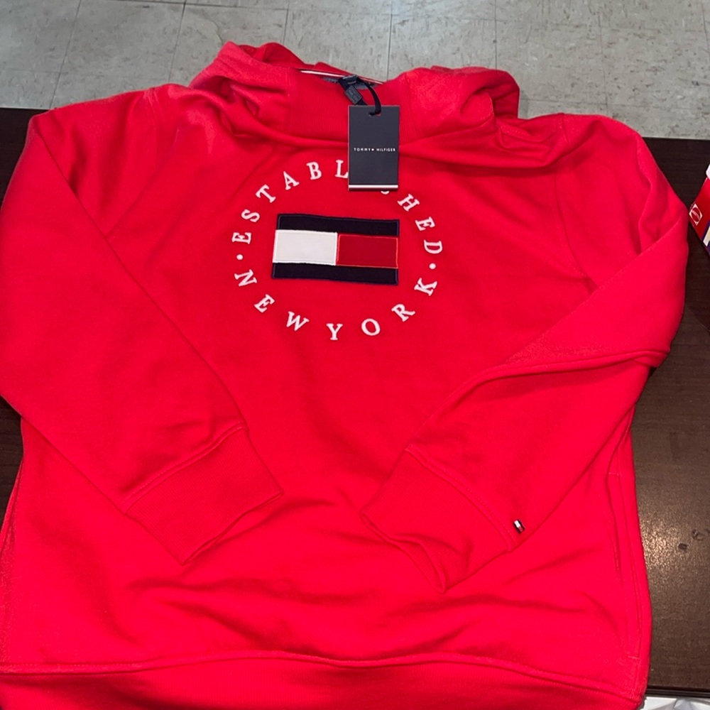 Tommy Hilfiger Classic Red Hoody Size L🎉